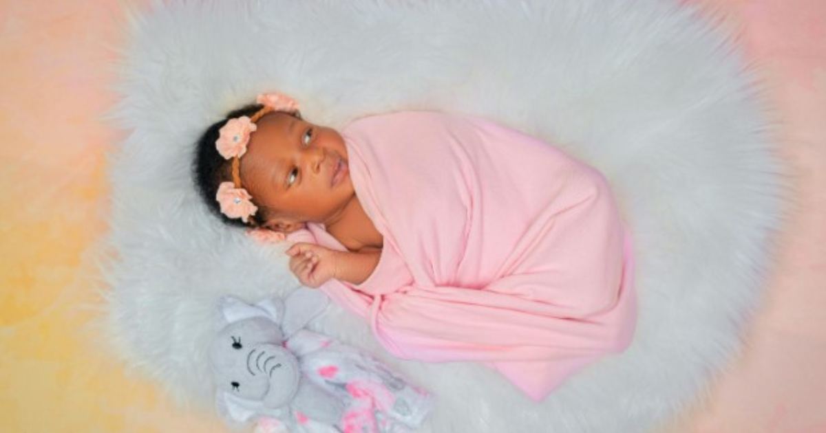 Understanding the Difference between Receiving Blanket and Swaddle
